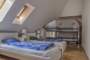 Hostel One Miru