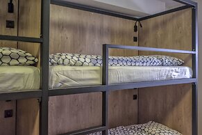 Hostel One Miru