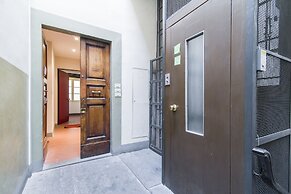 Della Scala Modern Apartment