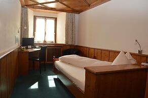 Hotel zum Kreuz