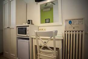 Ava Rooms