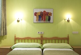 Ava Rooms