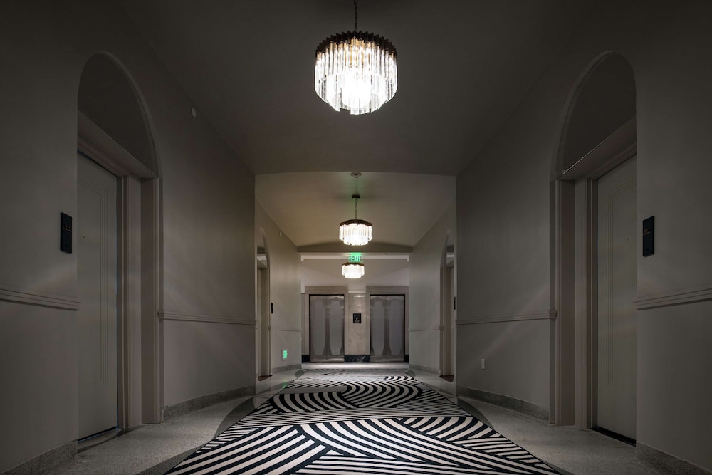 Tulsa Club Hotel, Curio Collection by Hilton