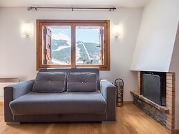 Esquirol Apartments