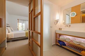 Anissa Beach & Village