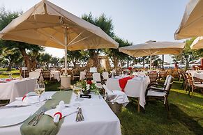 Anissa Beach & Village