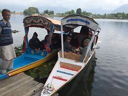 Akbar Group Of Heritage Houseboats