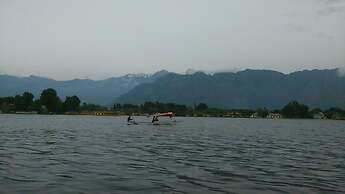 Akbar Group Of Heritage Houseboats