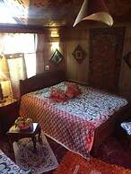 Akbar Group Of Heritage Houseboats