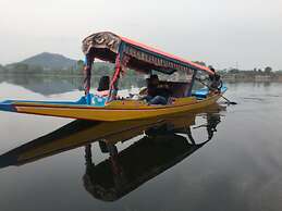 Akbar Group Of Heritage Houseboats