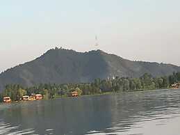 Akbar Group Of Heritage Houseboats
