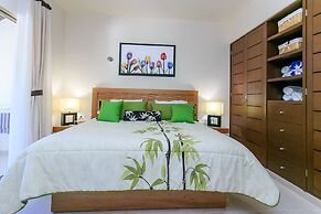 Condo Complex with an Alluring Pool & Tropical Vibes by Stella Rentals