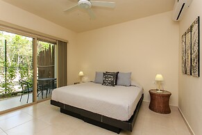Condo Complex with an Alluring Pool & Tropical Vibes by Stella Rentals