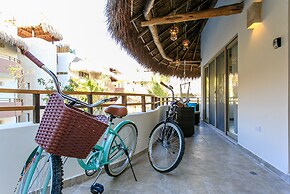 Condo Complex with an Alluring Pool & Tropical Vibes by Stella Rentals