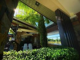 Eduardo's Resort