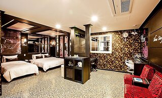 Show Hotel