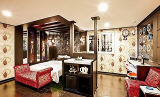 Show Hotel