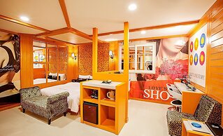 Show Hotel