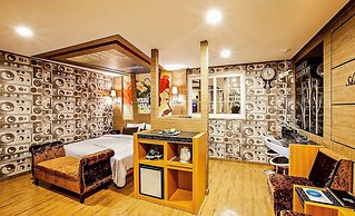 Show Hotel