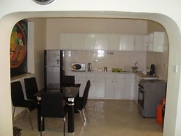 Angaza Guest House
