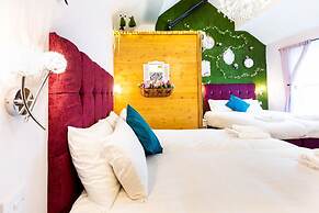 Honeypot House