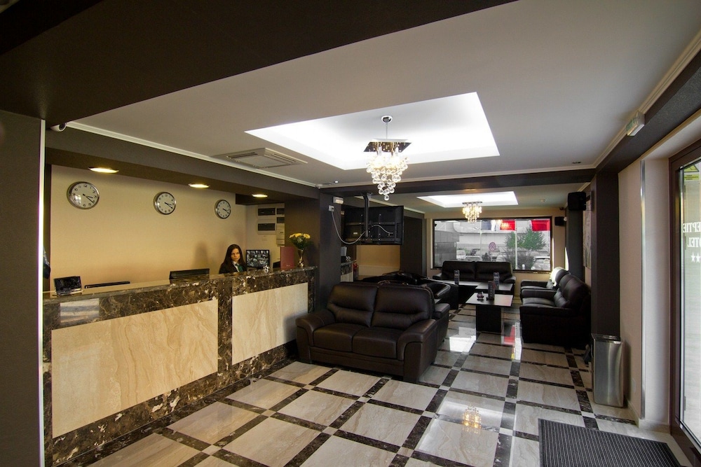 West Plaza Hotel