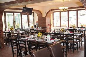 West Plaza Hotel