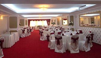 West Plaza Hotel