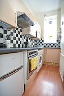 Modern Flat in Rosemount City Centre