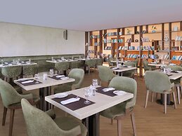 Mövenpick Hotel Apartments Downtown Dubai