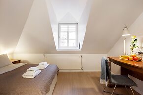 Jolly apartments