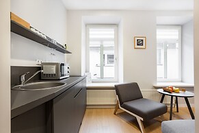 Jolly apartments