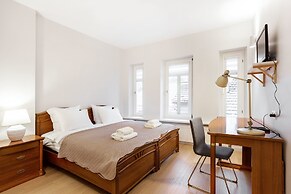 Jolly apartments