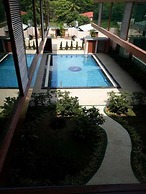 Famous Hotel Loikaw
