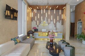 Jolia Hotel Danang Beach