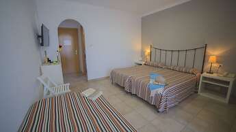 Casa Del Mar Hotel