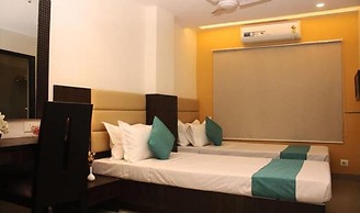 Hotel Crest Inn