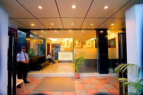 Hotel Crest Inn