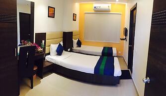 Hotel Crest Inn