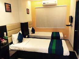 Hotel Crest Inn