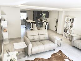 Millstream Mews