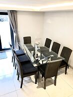 Millstream Mews