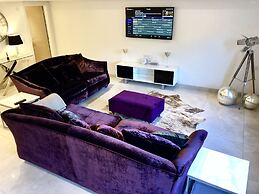 Millstream Mews