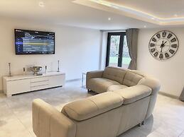 Millstream Mews