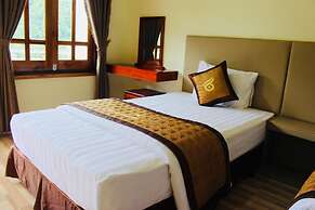 Ba Be Legend Hotel