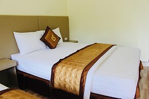 Ba Be Legend Hotel