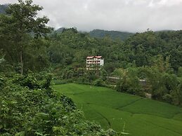 Ba Be Legend Hotel