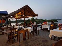 Paradise Riverview Resort