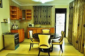 Evelyn Apartments