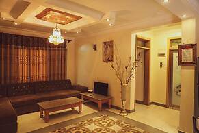 Evelyn Apartments
